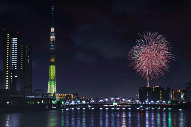 2024 隅田川花火大會夜空——東京晴空塔同框實拍