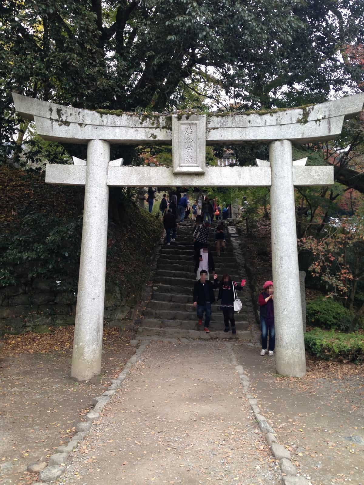 The first torii gate of Suiyo Shrine at the start of the approach
