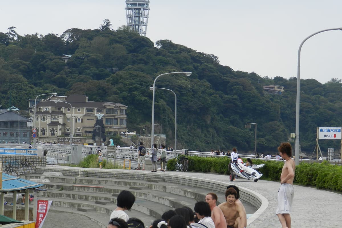 藤澤市 / 江之島實景照（Dr. Koto / CC BY 3.0 / Wikimedia Commons）