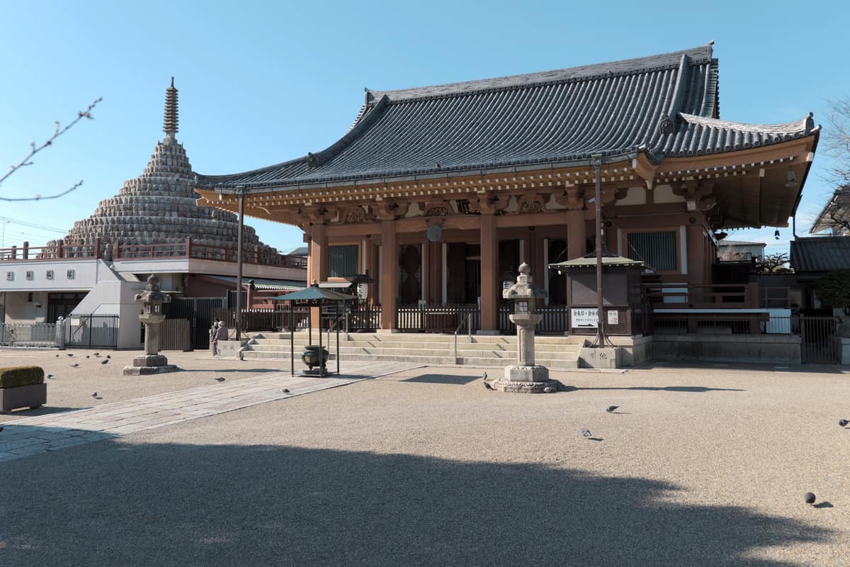 京都市 壬生寺實景照(Hyppolyte de Saint-Rambert / CC BY 4.0 / Wikimedia Commons)