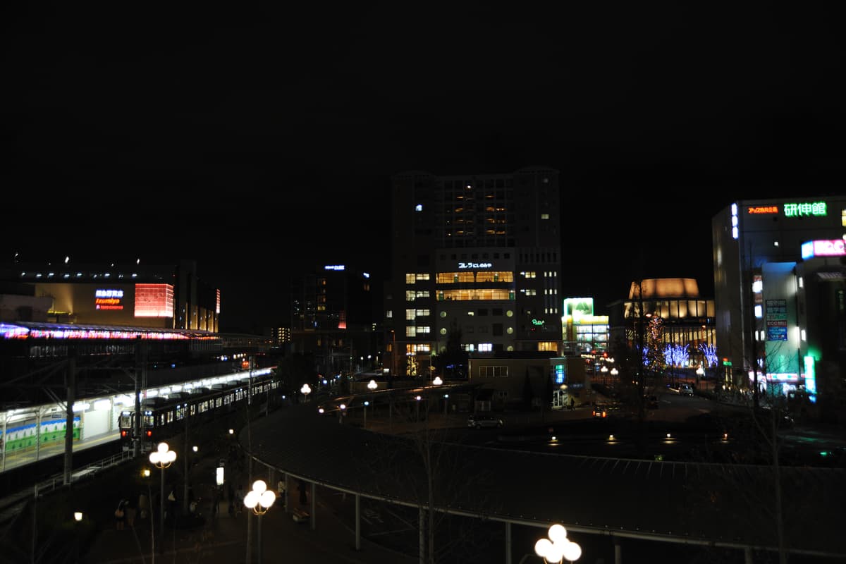 西宮苦楽園高校周邊實景照（Takeshi Kuboki / CC BY 2.0 / Wikimedia Commons）