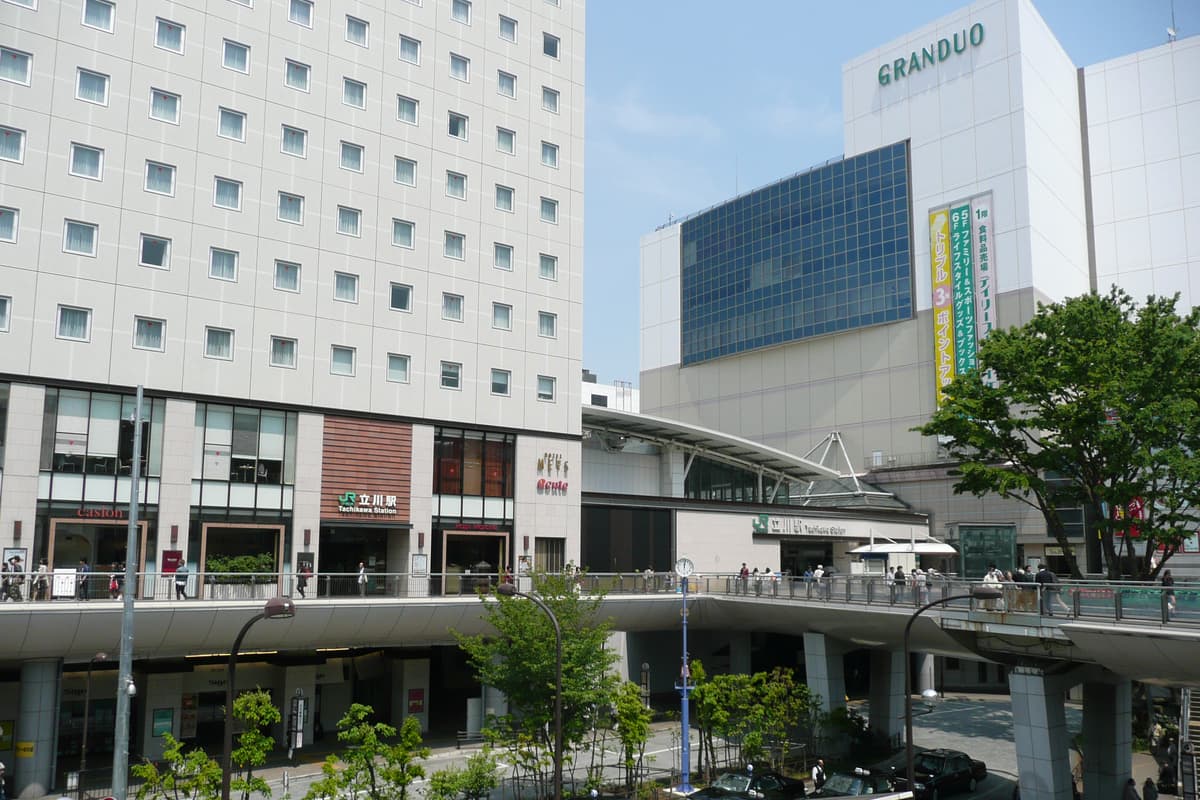 立川市實景照（Nyao148 / CC BY-SA 3.0 / Wikimedia Commons）