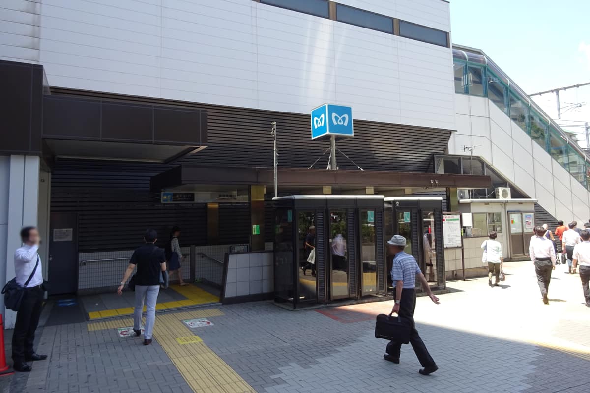 新宿區高田馬場實景照(Nyao148 / CC BY-SA 3.0 / Wikimedia Commons)