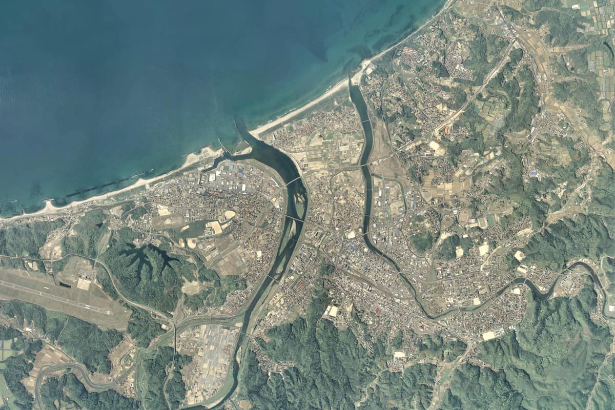 橫手市增田漫畫美術館實景照(国土地理院 (Japan MLIT / GSI) / Government Open Data / Wikimedia Commons)