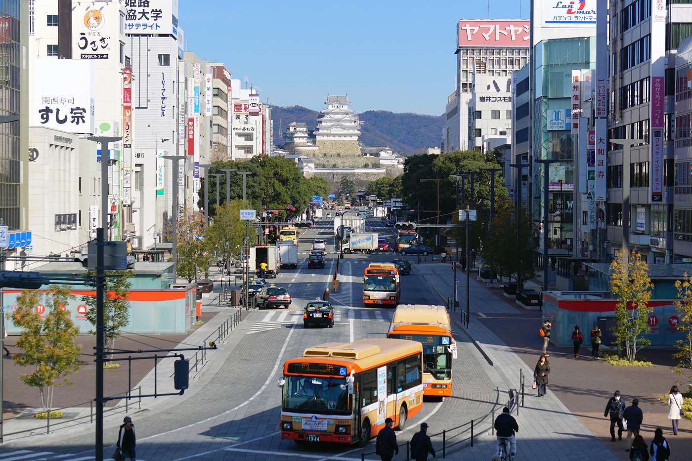 Otemae-dori avenue in Himeji leading straight toward the white castle keep