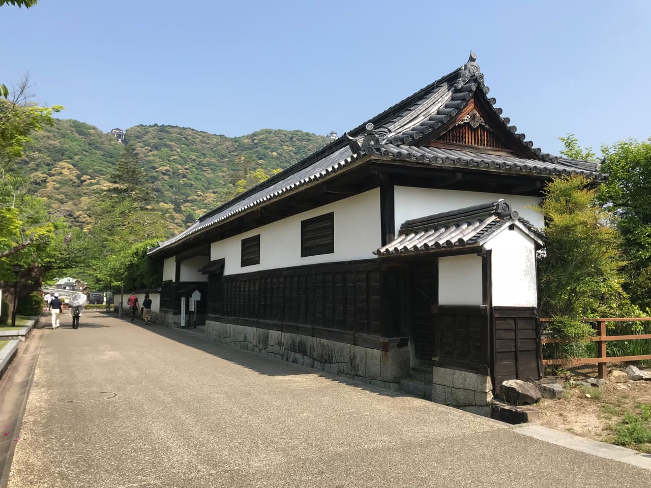 The Kagawa family nagayamon gate and old samurai architecture in Kikko Park