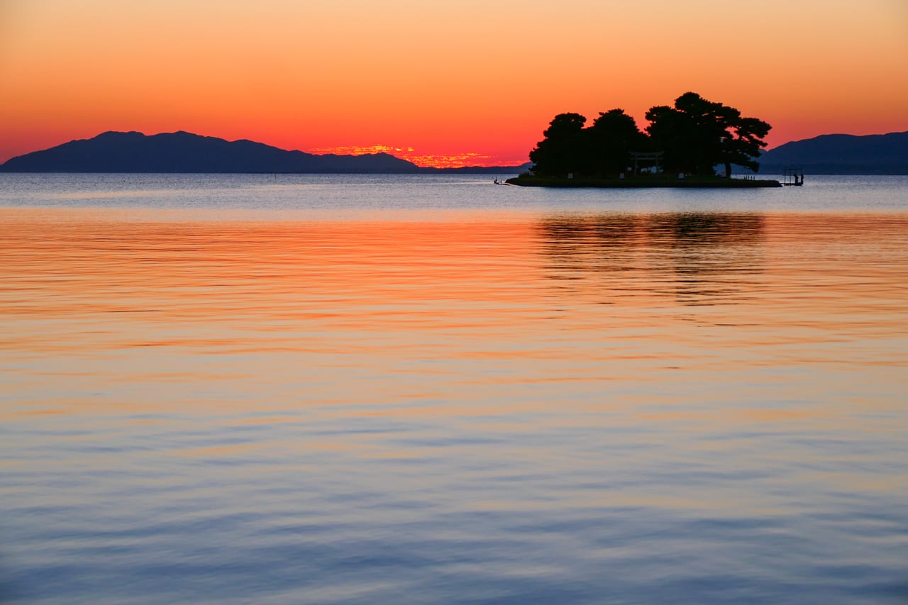 松江宍道湖的嫁島與夕陽，日本夕陽百選