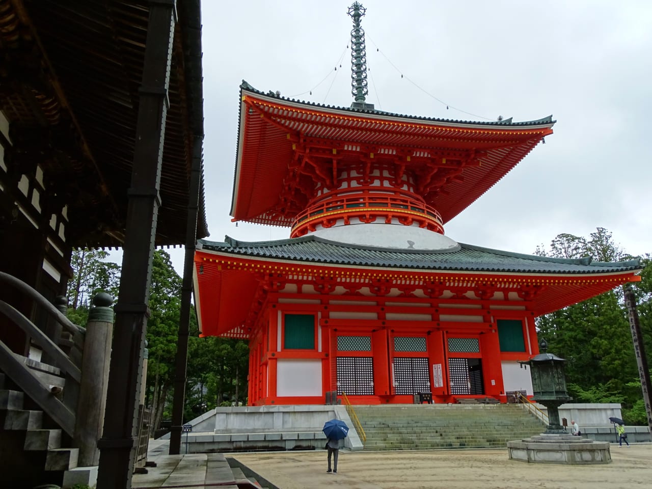 高野山壇上伽藍的朱紅色根本大塔，真言宗總本山