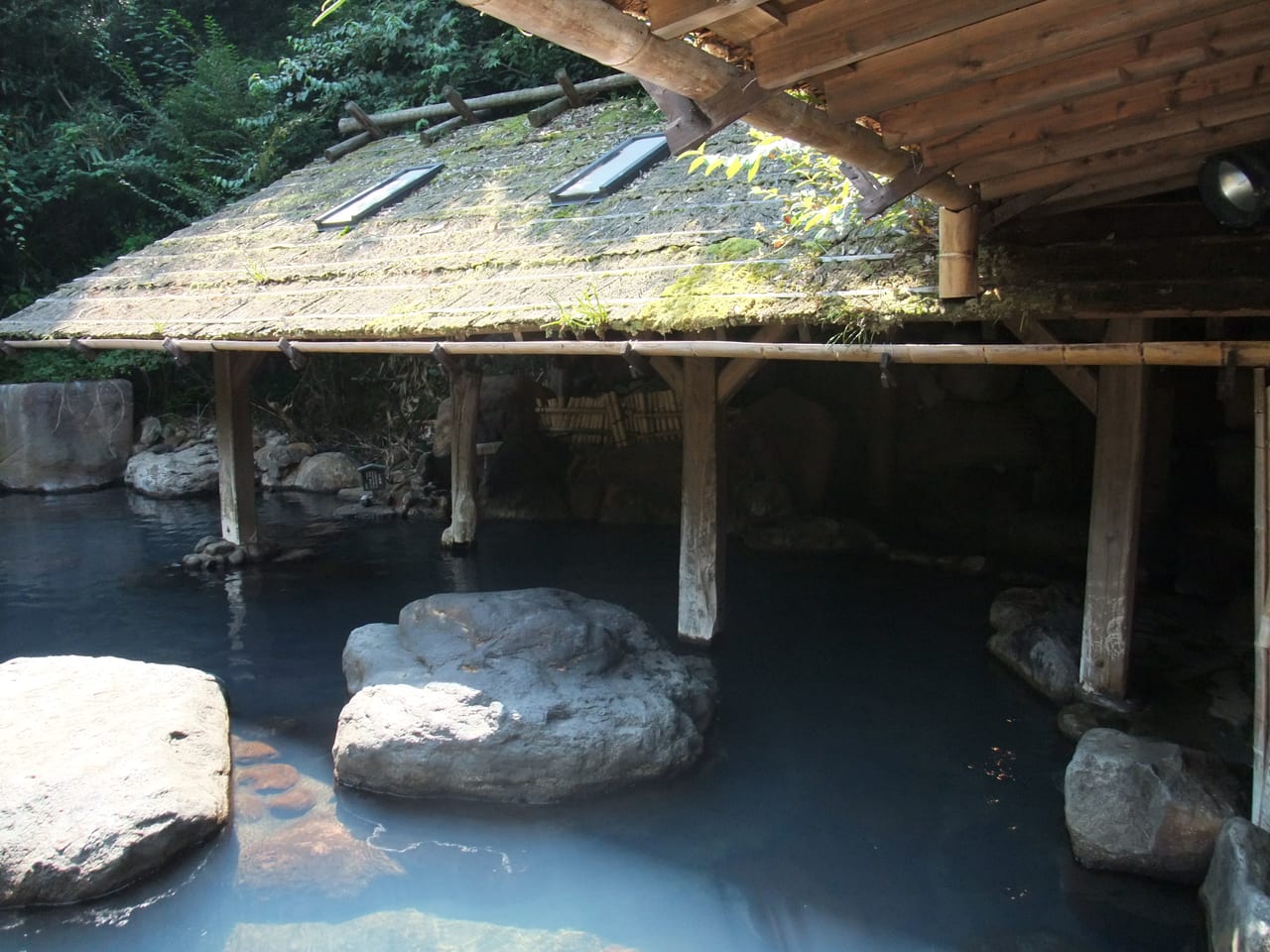 An open-air bath at a ryokan in Kurokawa Onsen