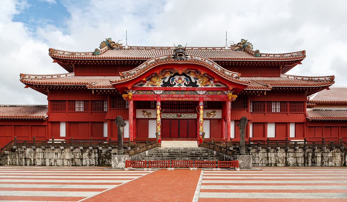 The vermilion main hall and Ryukyu architecture of Shuri Castle