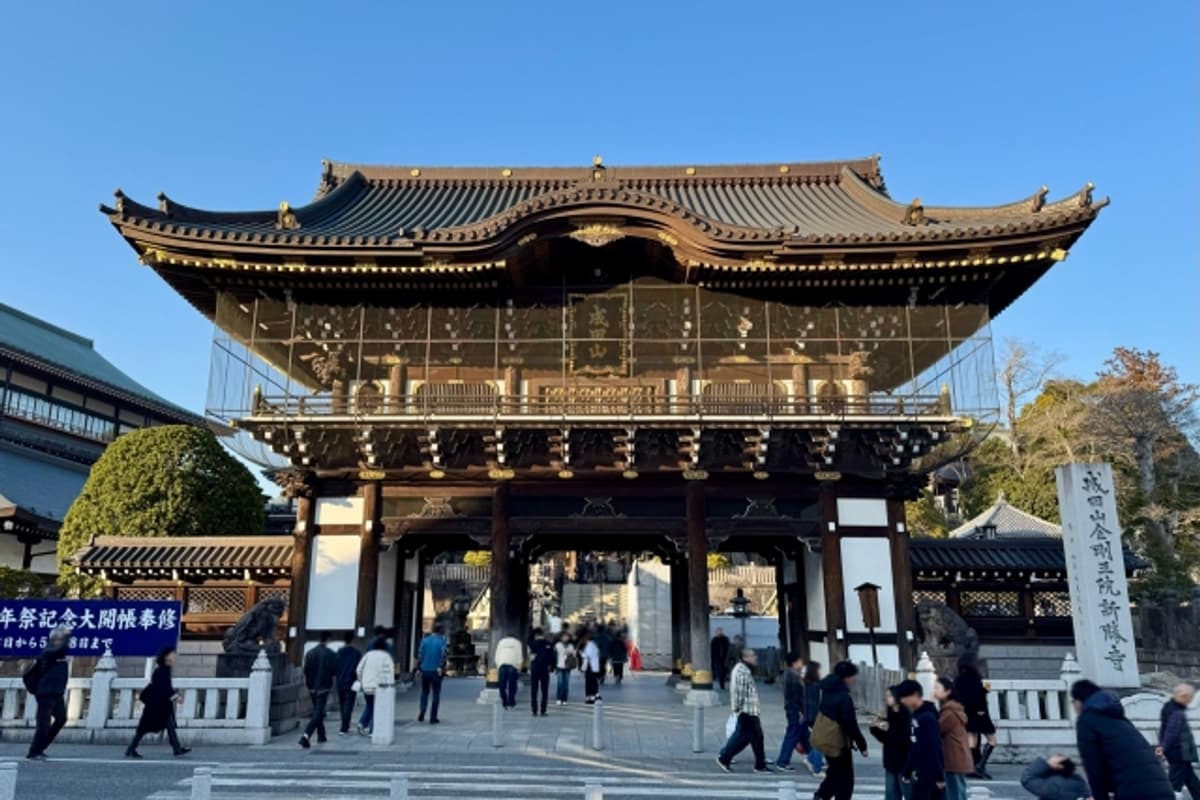 Naritasan Shinshoji Temple main gate in the morning — the ideal hour for the post-checkout Omotesando walk