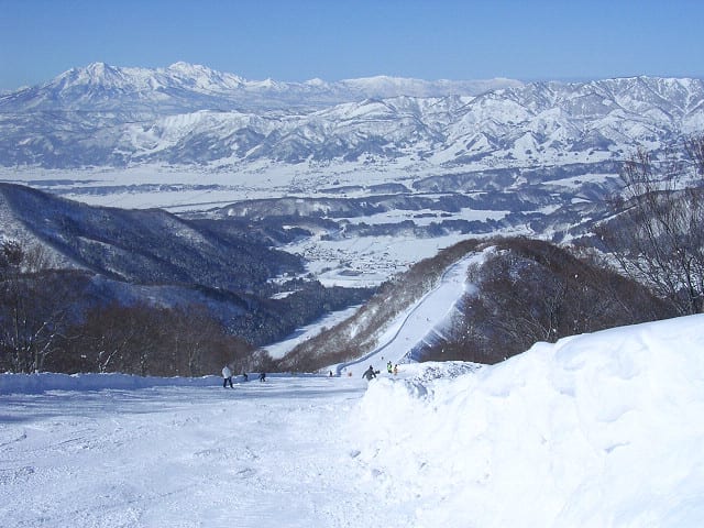 野澤溫泉雪場的滑雪道與雪景