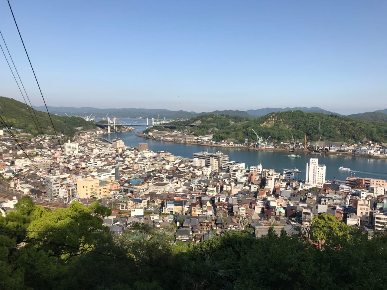 從千光寺俯瞰尾道山坡老城、尾道水道與尾道大橋