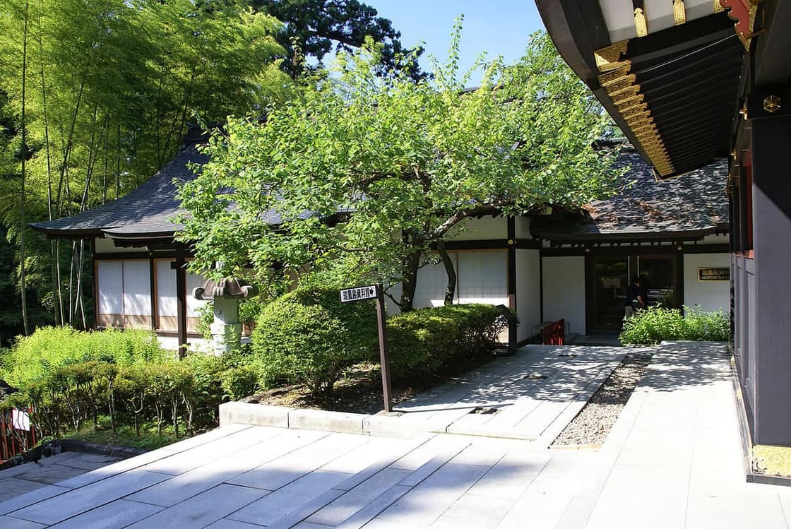 瑞鳳殿桃山風格的極彩色靈廟建築