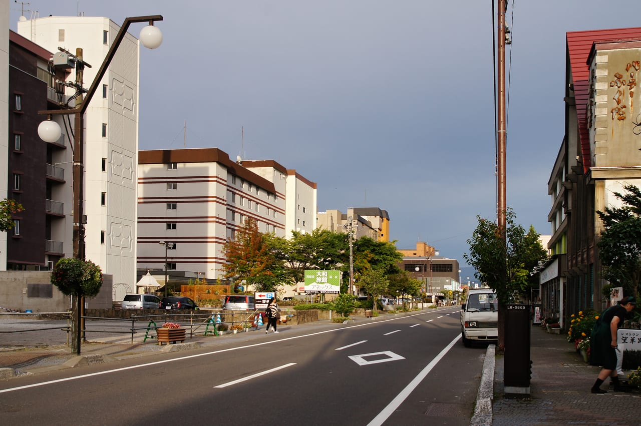 The Toyako Onsen district lined along Lake Toya, the prime spot to watch the long-run fireworks at dusk