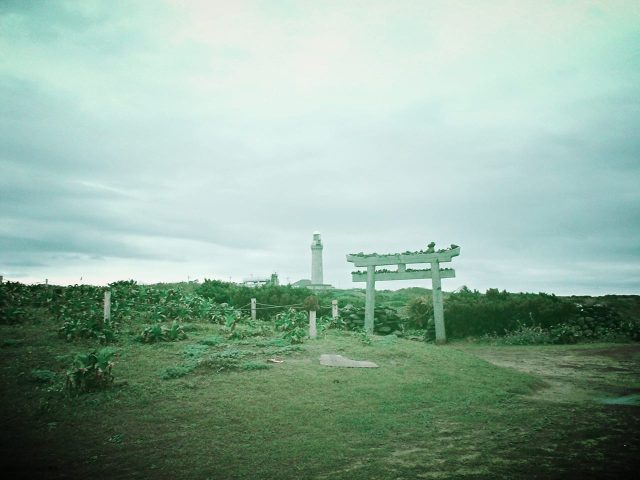 角島本島上的角島燈塔,總御影石造的白色洋式燈塔
